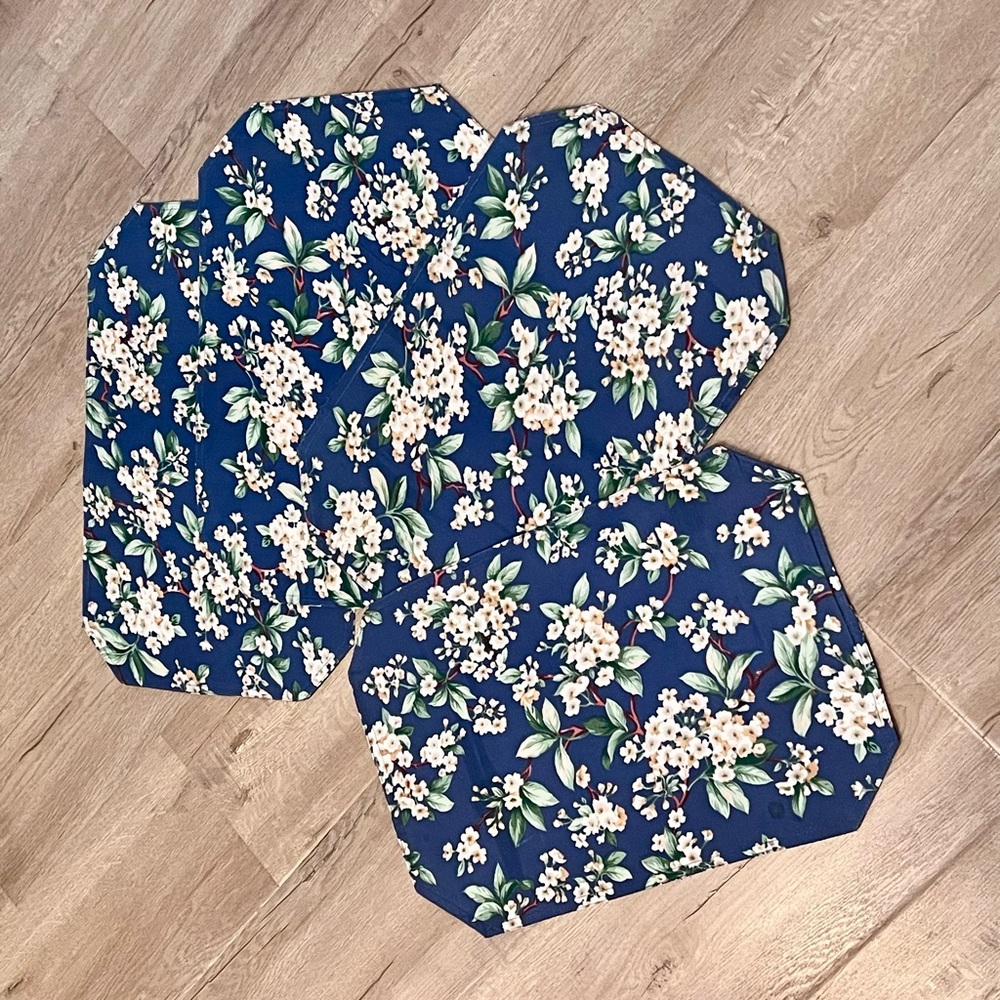 Set Of 4 Flowers‎ Double Sided Cotton Fabric Placemats- NEW